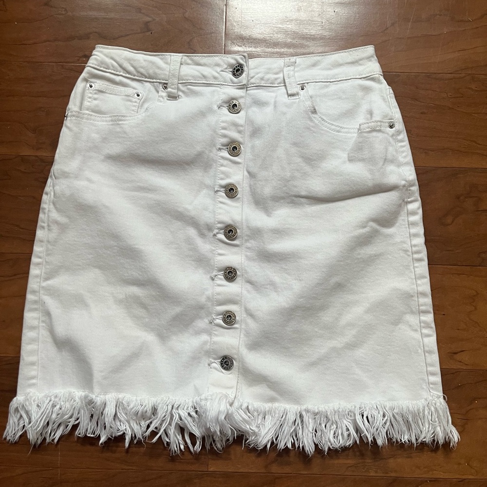 Earl Jeans White Button-Front Fringed Skirt